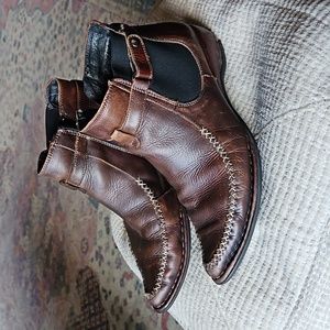 Pikolinos brown leather bootie 37